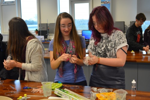 Students making bath bombs